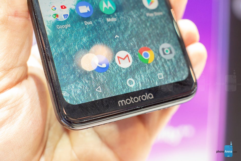 The Motorola One. Looks familiar, doesn't it? - Motorola One and Motorola One Power hands-on: iPhone looks for a third of the price