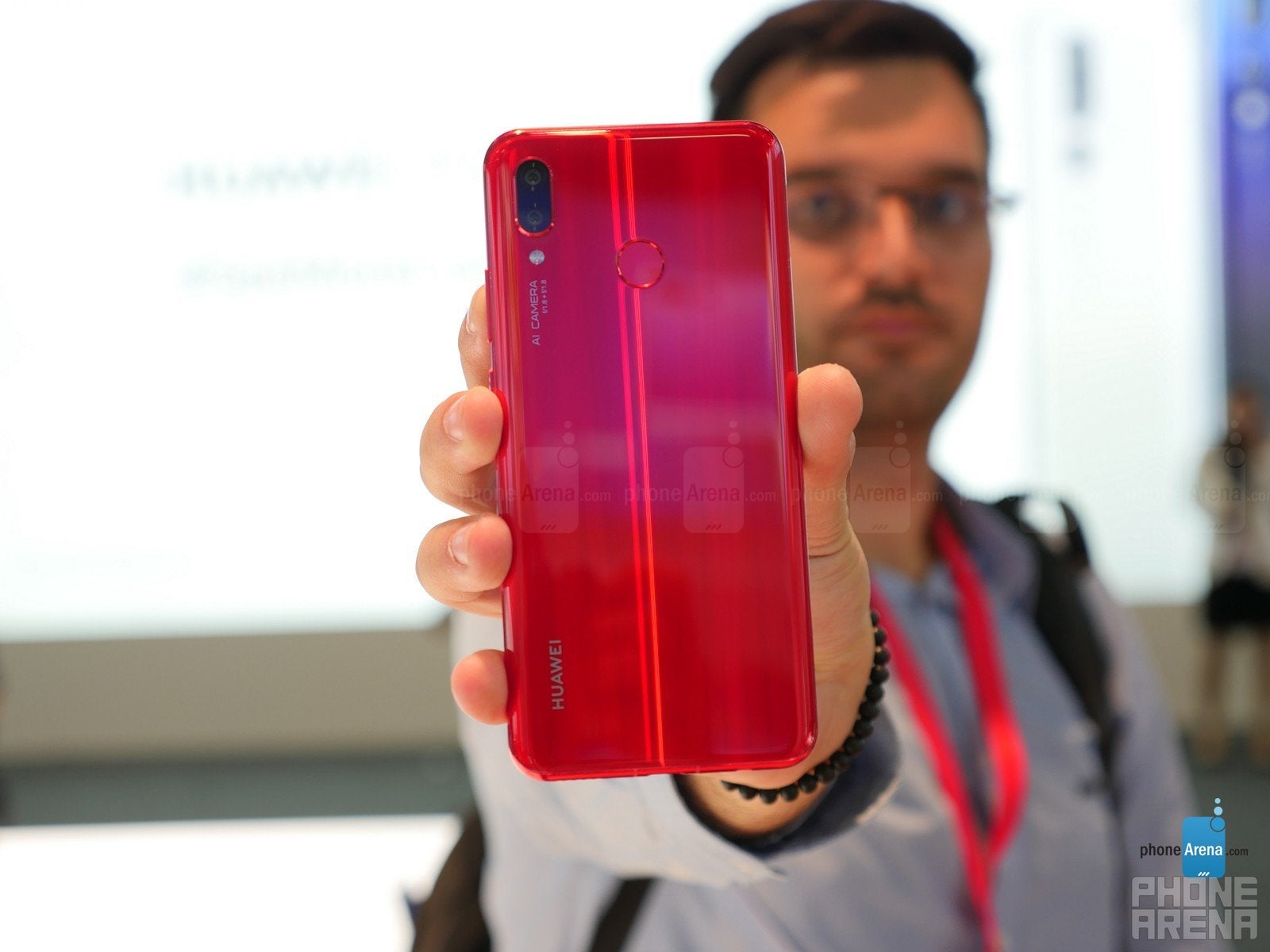 Huawei Nova 3 hands-on: Vibrant colors and great value extravaganza