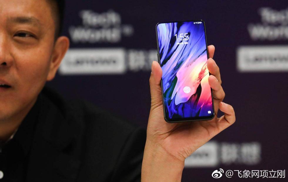 Lenovo executive vice president Liu Jen shows off the Lenovo Z5 Pro at Tech World 2018 - Lenovo Z5 Pro with bezel-less display and an in-screen fingerprint scanner to be unveiled October 11