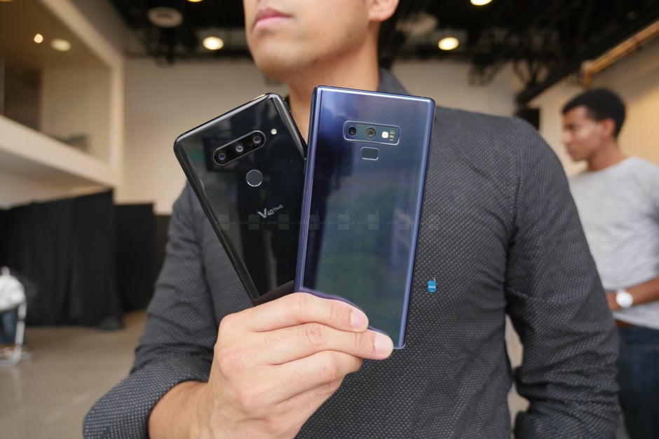 Lg V40 Thinq Vs Samsung Galaxy Note 9 First Look Phonearena Reviews