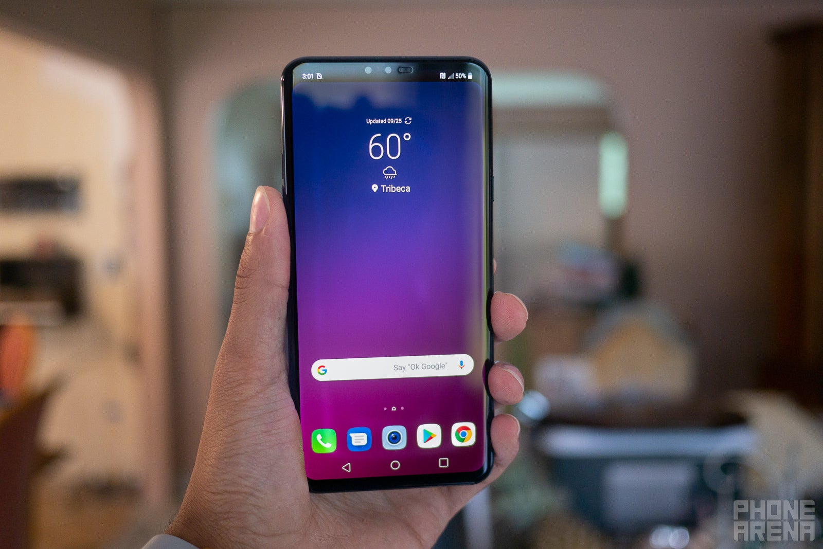 LG V40 ThinQ Unboxing and First Look: Three cameras, triple the fun
