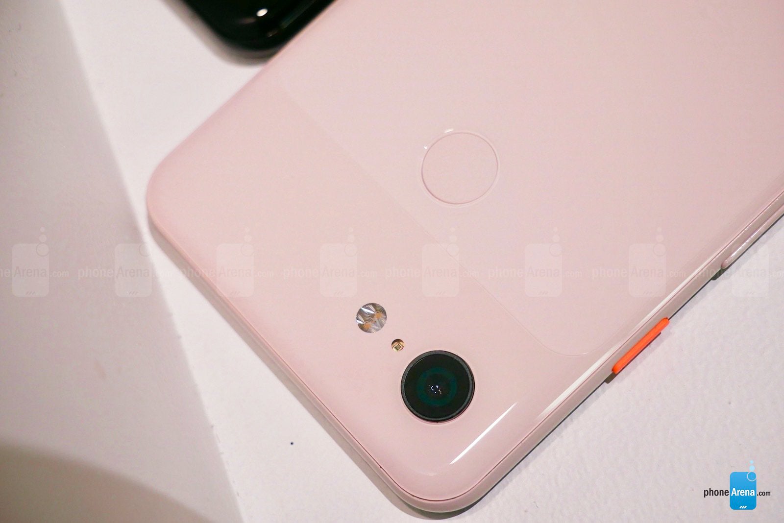 Google Pixel 3 and Pixel 3 XL Hands-On: Google doubles down on photography