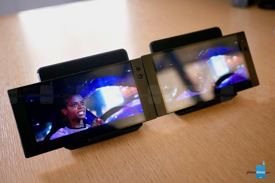 Razer Phone 2 Hands-On: The gaming daily driver becomes more drivable ...