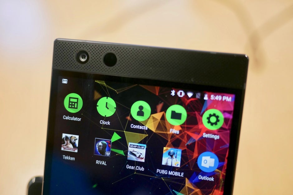 Razer Phone 2 Hands-On: The gaming daily driver becomes more drivable ...