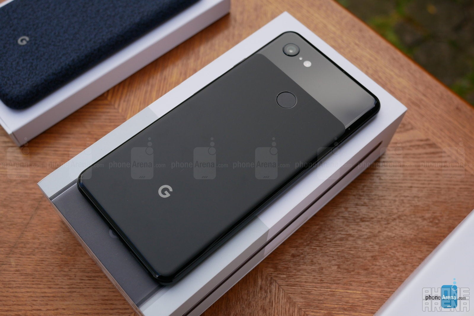 Google Pixel 3 XL and Pixel Stand Unboxing and First Look!