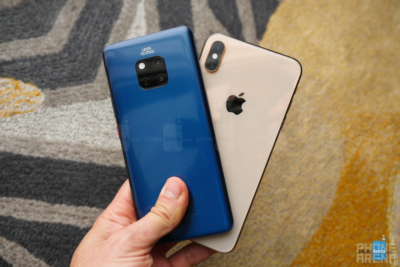 Huawei Mate 20 Pro vs Apple iPhone XS Max: first look