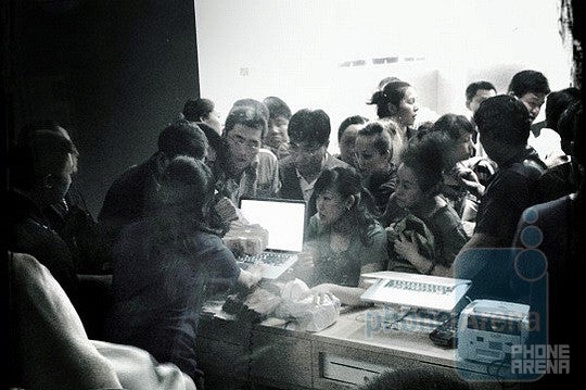 Apple store in Beijing was shut down due to scalpers