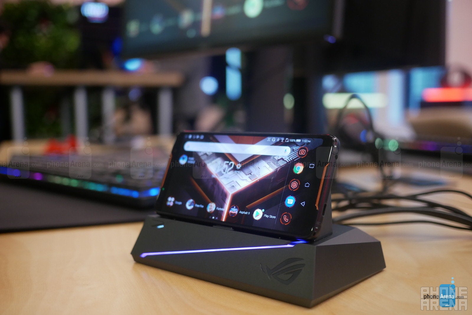 Asus ROG Phone and Accessories Hands-On: More Hardware, More Gaming