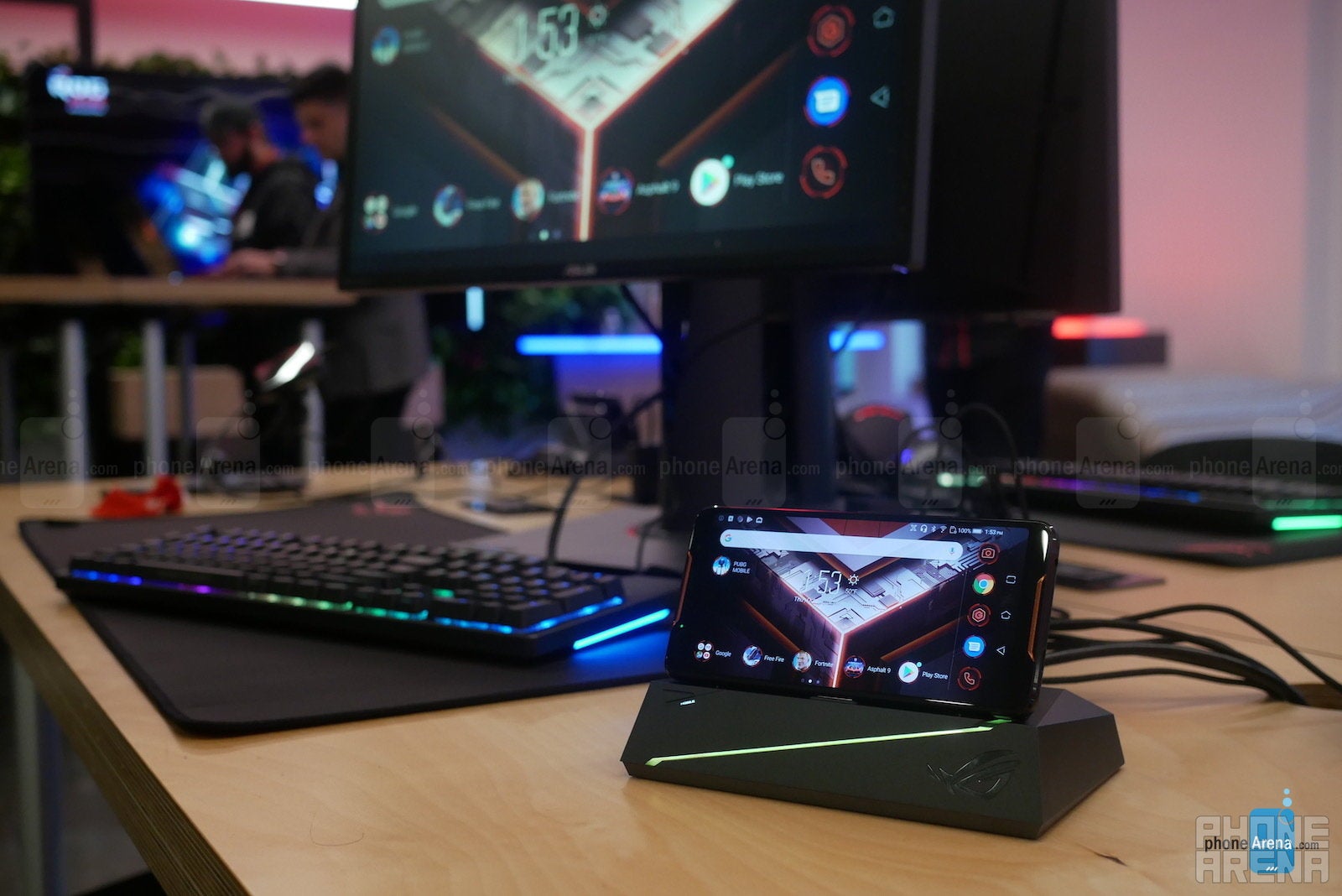 Asus ROG Phone and Accessories Hands-On: More Hardware, More Gaming