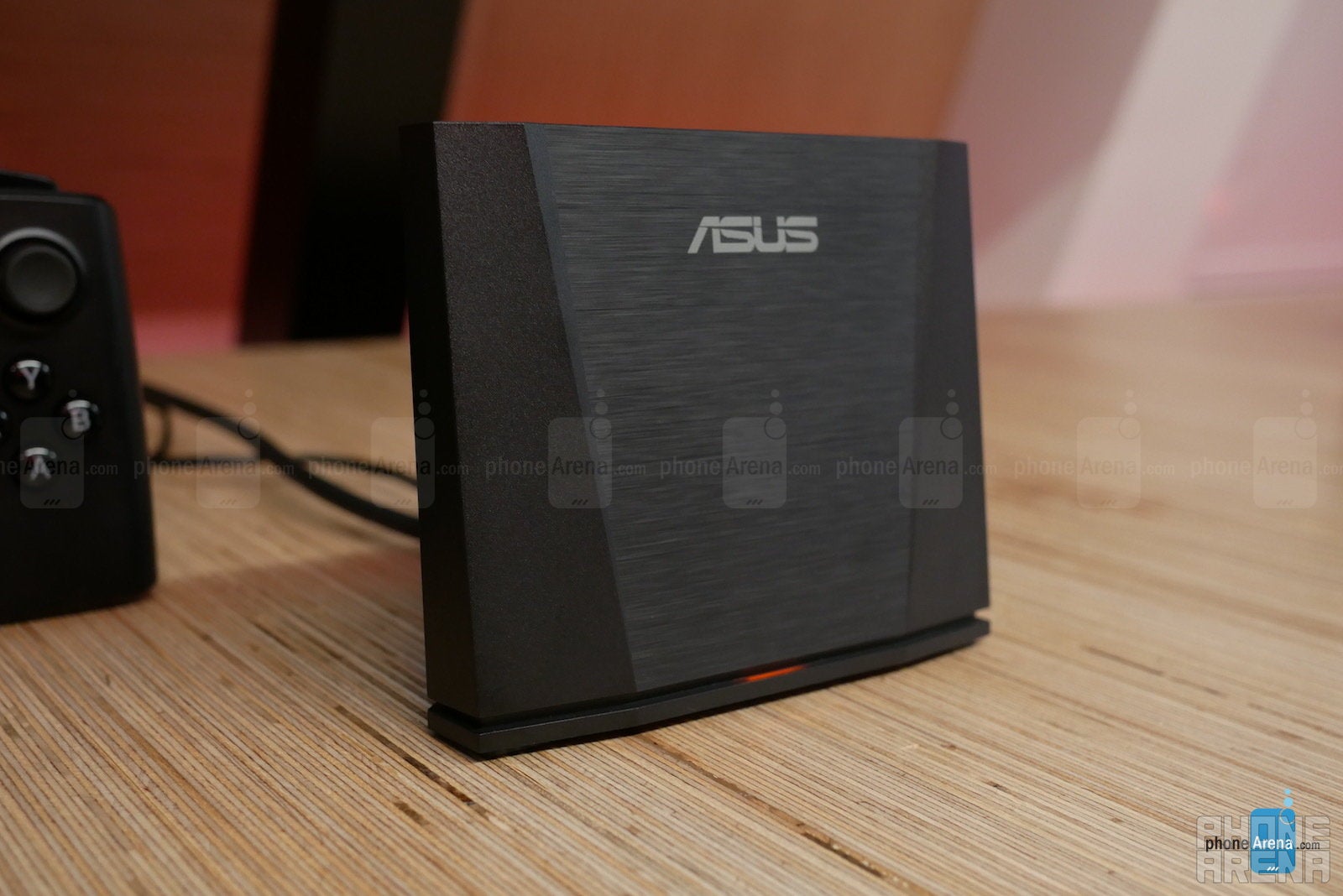 Asus ROG Phone and Accessories Hands-On: More Hardware, More Gaming