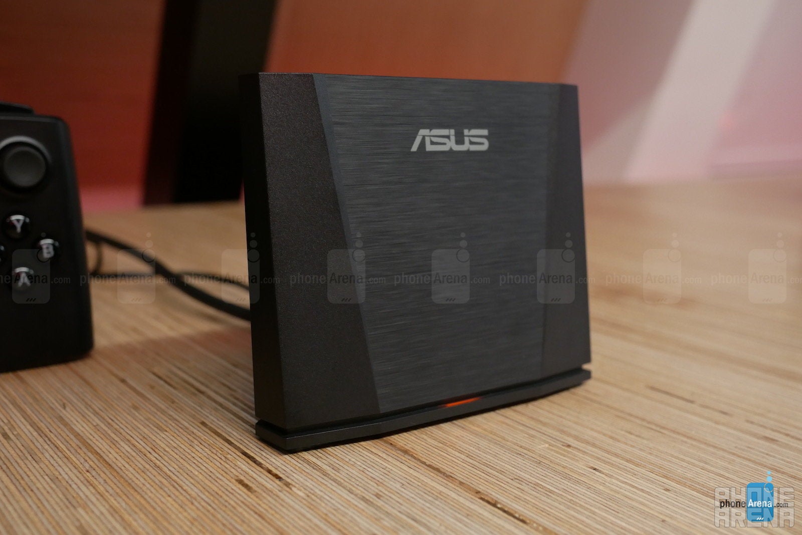 Asus ROG Phone and Accessories Hands-On: More Hardware, More Gaming -  PhoneArena