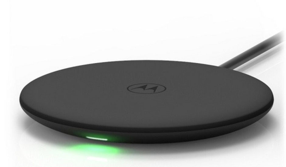 The newly-registered Moto wireless charger - Motorola could soon release its first phone with in-device wireless charging, will it be the Moto G7?