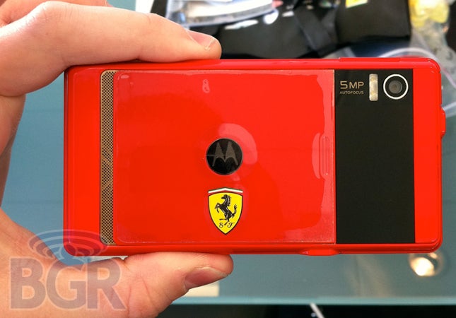 Motorola Milestone Ferrari edition looks red hot