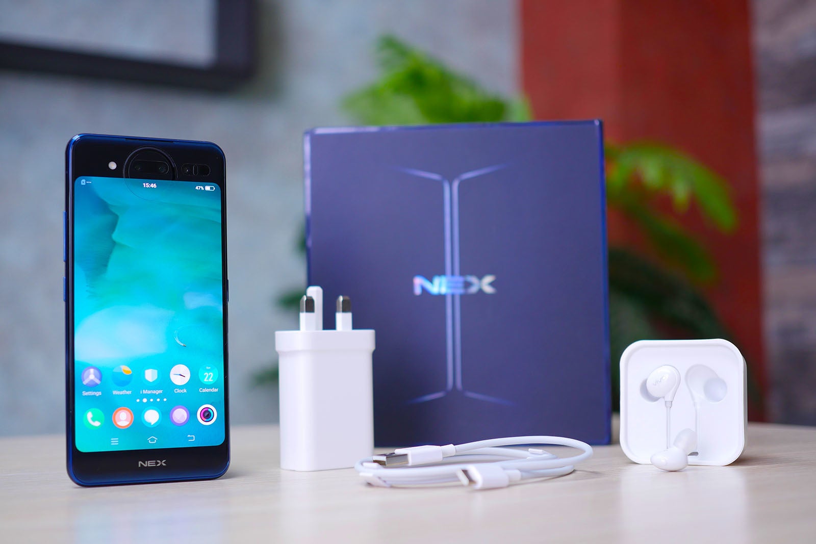 Vivo Nex Dual Screen Edition unboxing and first look