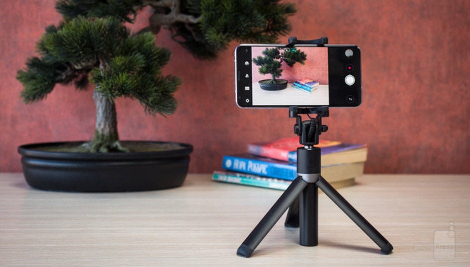 Huawei has this nifty selfie stick that turns into a tripod - How to take photos of fireworks with a smartphone camera (iPhone and Android tutorial)