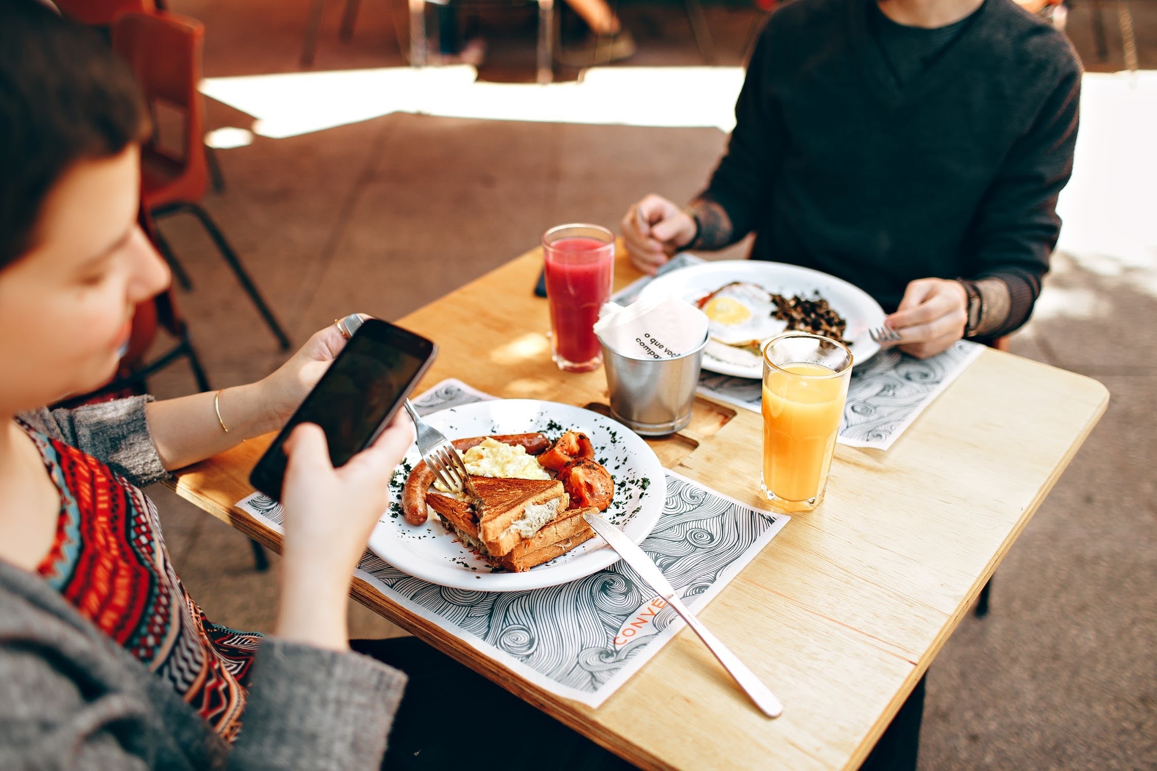 Tipping exactly 28.5% has never been easier! - Check out these cool, useful Google Assistant questions and commands