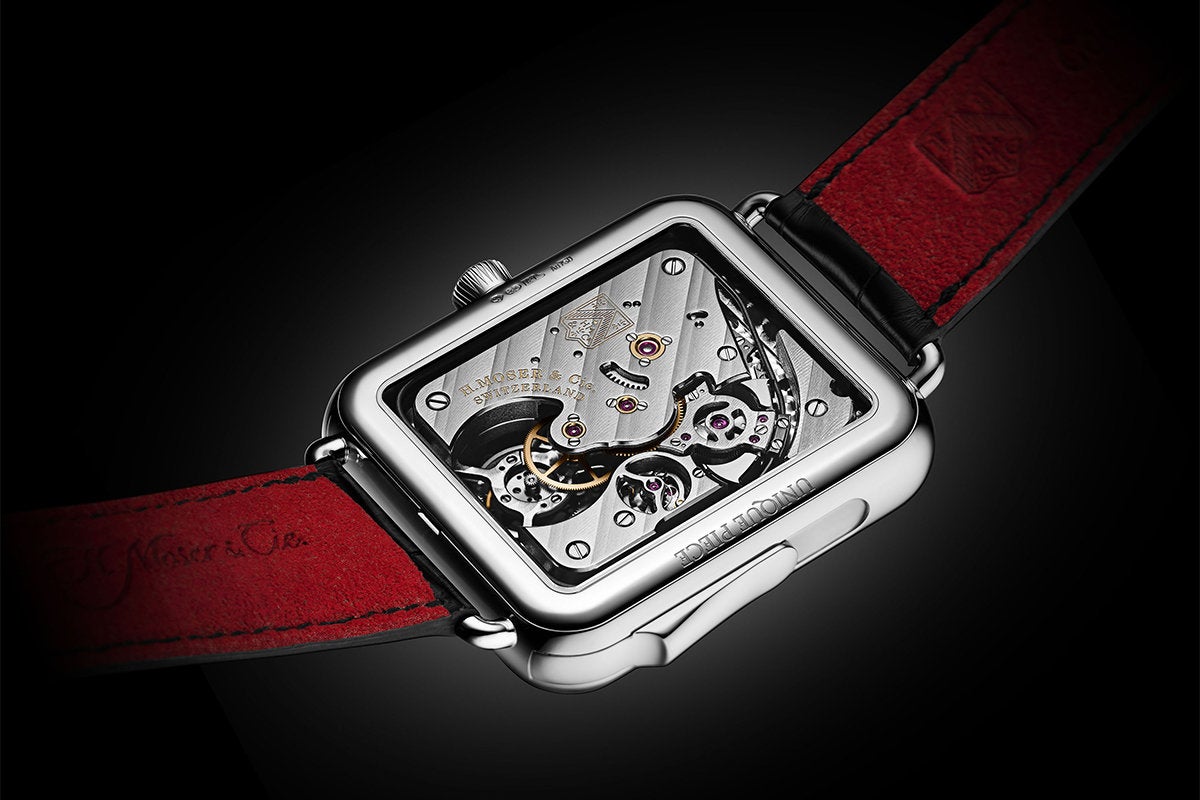 This ridiculous $350,000 Apple Watch knockoff doesn't even show the time