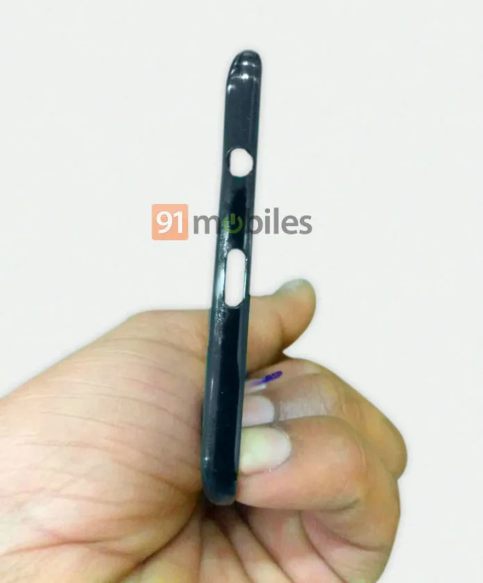 USB Type-C and 3.5mm jack&amp;nbsp;– Check! - Parts images show upcoming Samsung midranger will also sport the teardrop notch