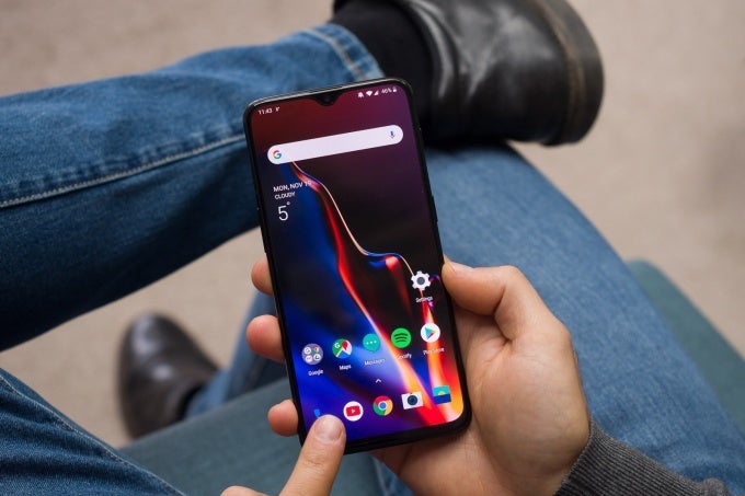 The OnePlus 6T starts at $549 - Moto Z4 Play specs said to include 48MP rear camera and in-display fingerprint sensor
