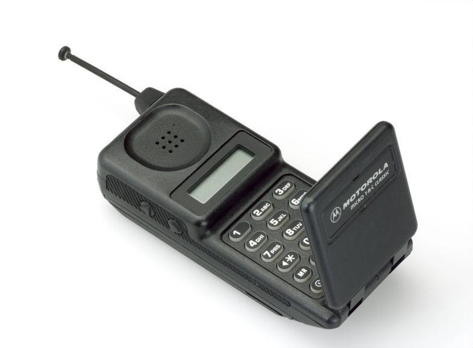 The Motorola MicroTac introduced the flip form-factor back in 1989. - These were the classic flip phones that everyone used (and we miss them)