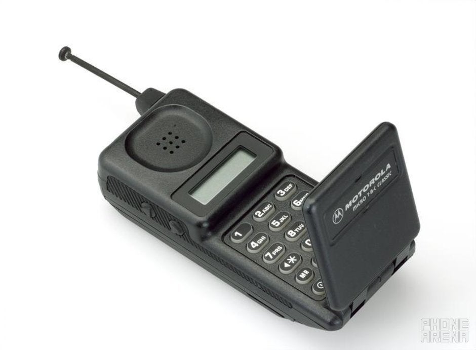 These Were The Classic Flip Phones That Everyone Used and We Miss Them These Were The Classic Flip Phones That Everyone Used and We Miss Them