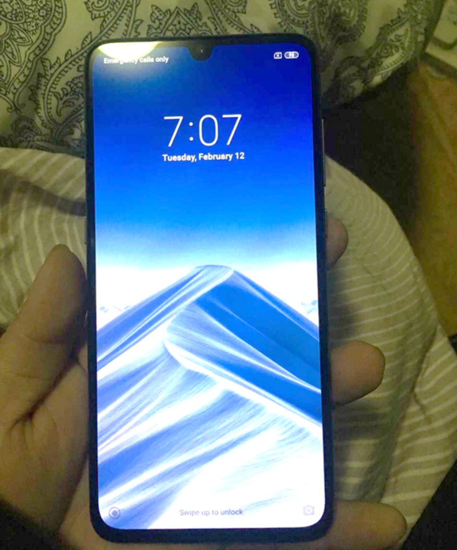 Leaked picture allegedly shows the Xiaomi Mi 9 - Live photo of Xiaomi Mi 9 leaks