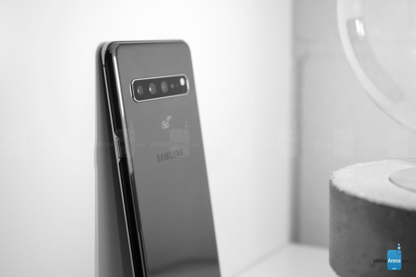 We played with Samsung's off-limits Galaxy S10 5G