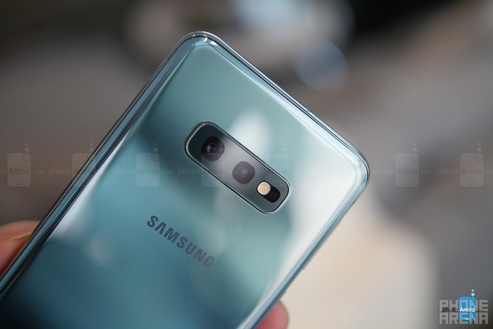 Samsung Galaxy S10e hands-on: Big features in a smaller package