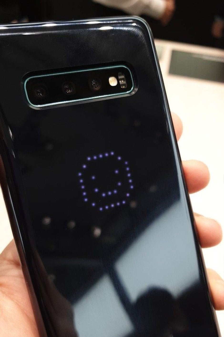 The future is here! - The Galaxy S10's fancy LED case disables the phone's NFC