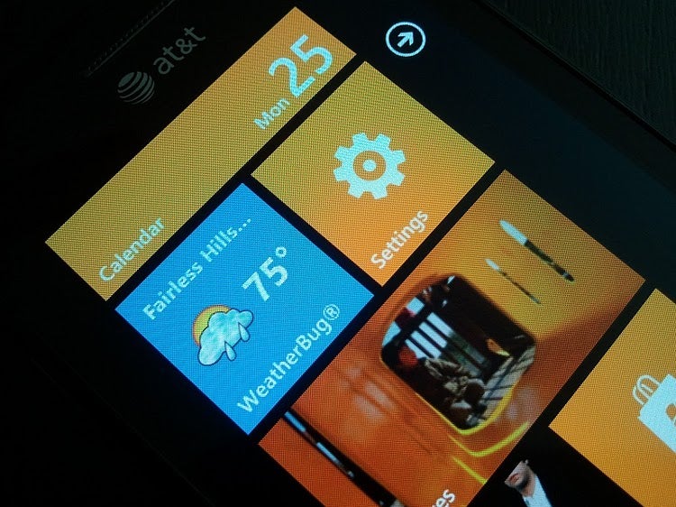 WeatherBug app for WP7 offers live tile support - WeatherBug app for WP7 is one of the first third party apps to offer live tiles support