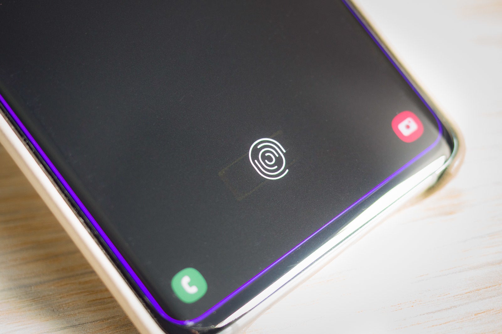 Got a Galaxy S10? You'll find out that... no LED notification, but tap to wake and more