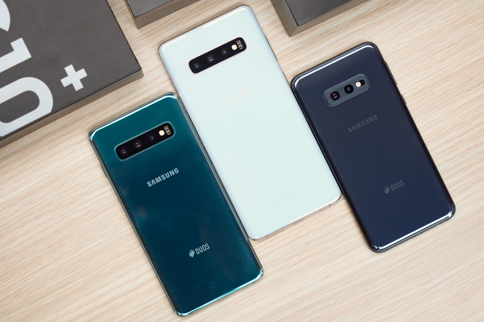 Samsung&#039;s Galaxy S10 series is powered by the speedier Snapdragon 855 - Samsung Galaxy A90 tipped to sport huge display and powerful processor