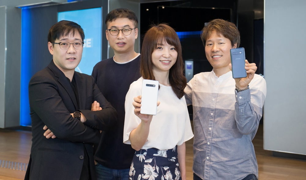 Members of the team that developed the cameras on the Samsung Galaxy S10 line - Samsung reveals the secret to taking "incredible" photos with a Galaxy S10 phone