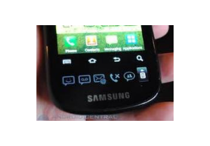 The &quot;Ticker&quot; on the Samsung Continuum can be customized to provide news, sports scores and social network updates - Tweet from manufacturer confirms November 11th launch of Samsung Continuum on Verizon