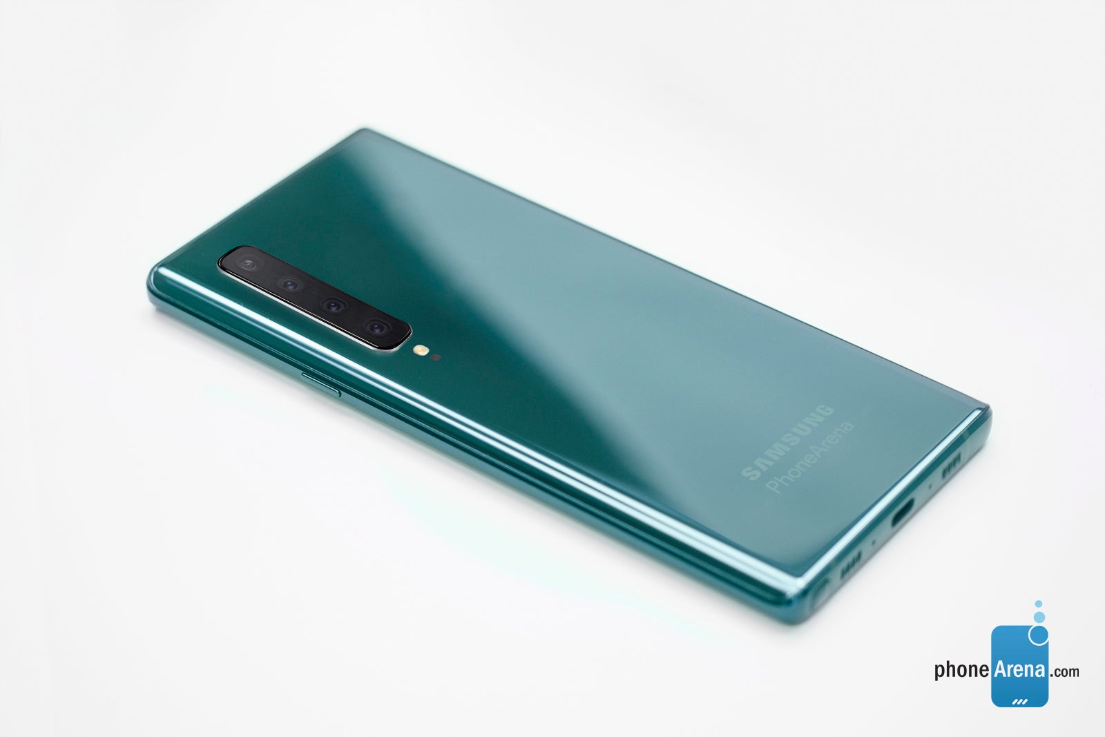 Samsung Galaxy Note 10 with a vertical camera setup pictured in new design renders