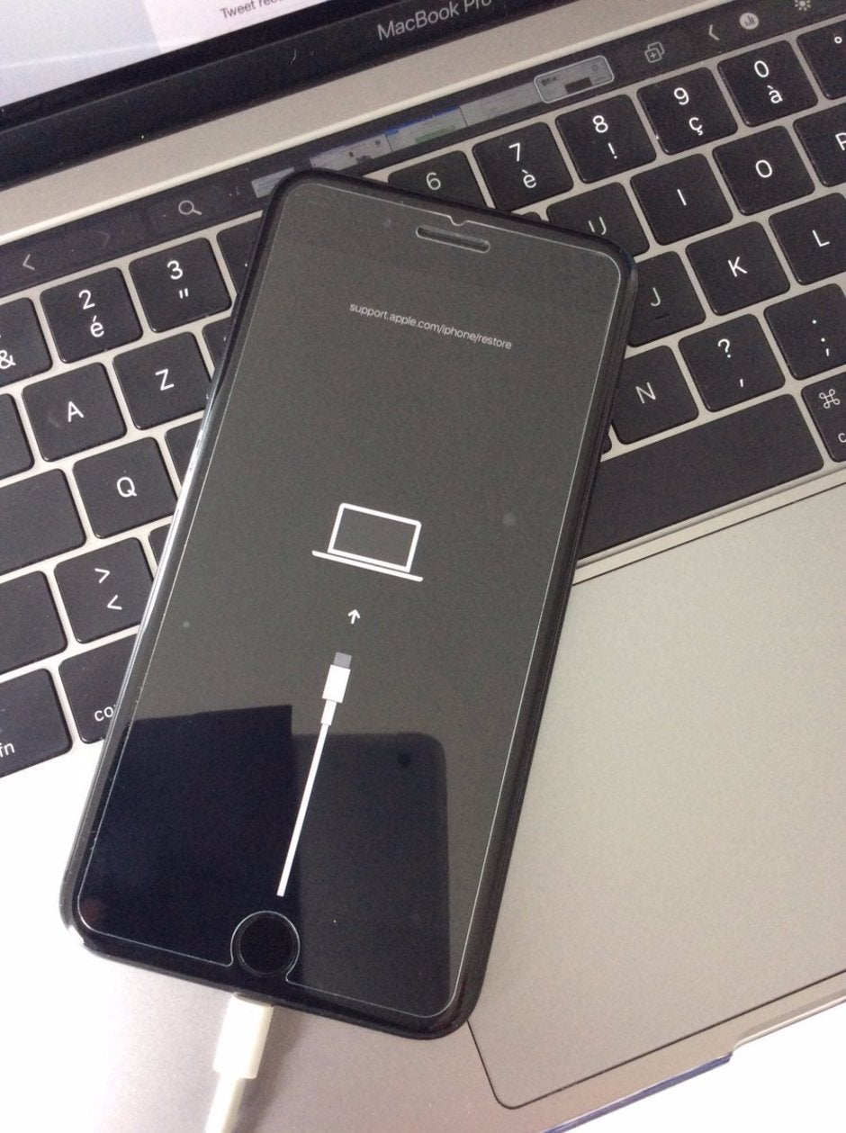 The iPhone's restore screen on iOS 13 shows a Type-C plug - iOS 13 image hints that Apple will make a long rumored change to the 2019 iPhones