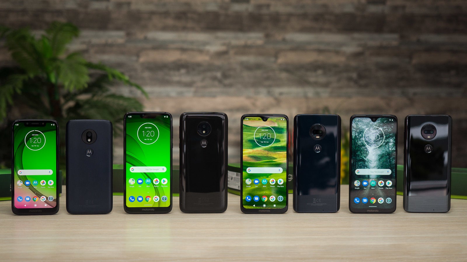The Moto G7 series pictured front and back — G7 Play, G7 Power, G7 Plus, G7 - Moto G evolution: excellent averageness through the years
