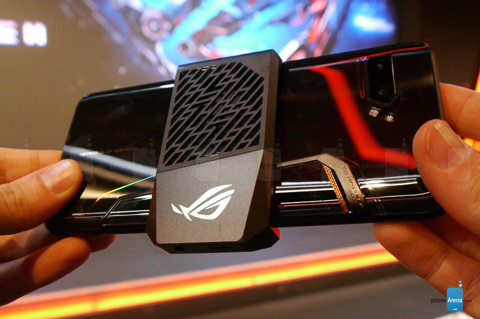The AeroActive Cooler 2 is an optional air cooler. - Asus ROG Phone 2 is a ridiculously powerful Android phone with Snapdragon 855 Plus and air cooling [hands-on]