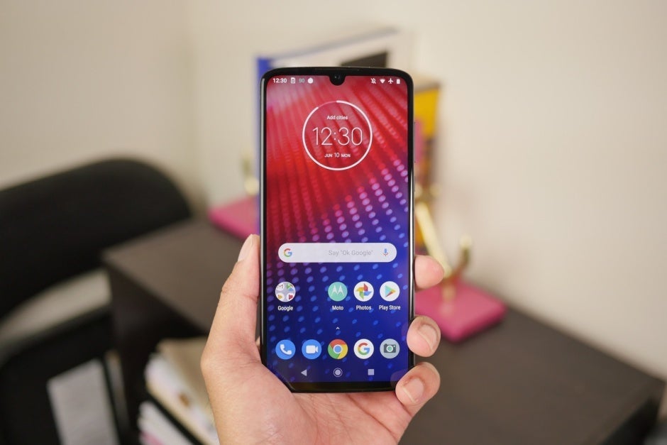 Motorola needs to do better than the upper mid-range Moto Z4 to sustain long-term US growth - Motorola is quietly thriving in the US, but it needs a real flagship to get to the next level