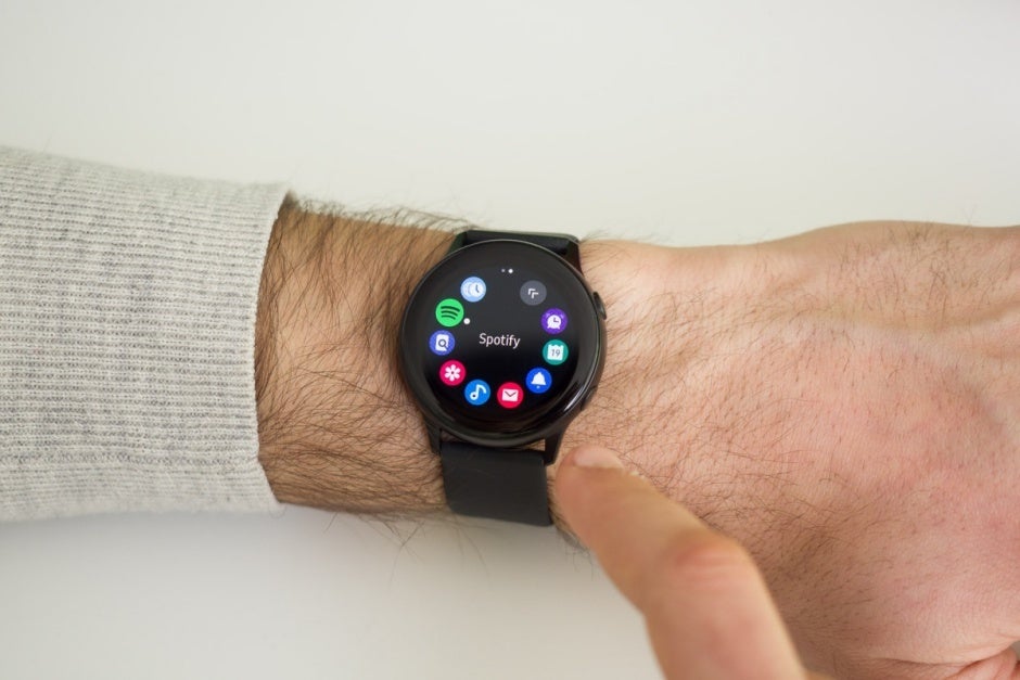 can you use a samsung watch with an apple phone