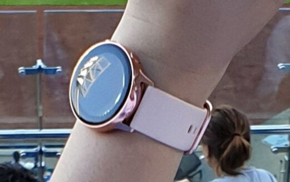 Possible Galaxy Watch Active 2 spotted in the wild alongside Galaxy Note 10+