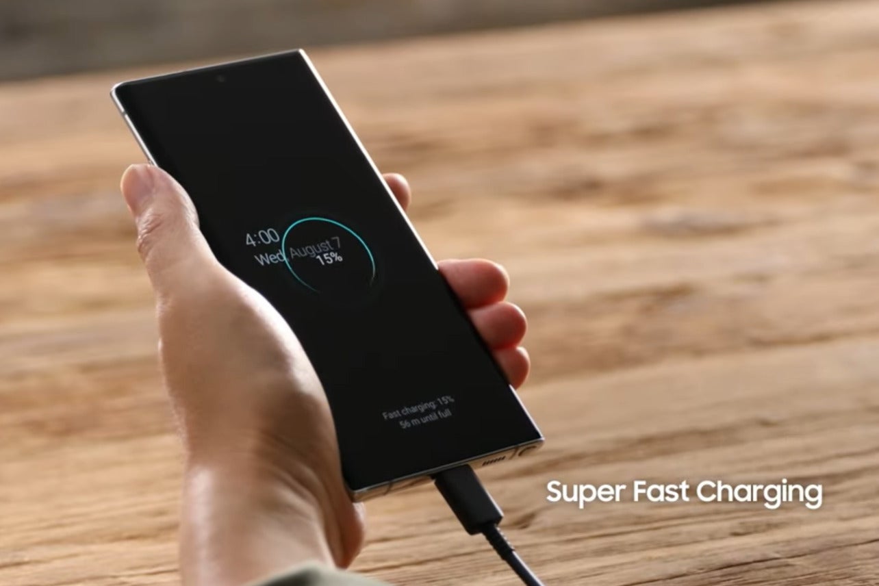 Looking at Samsung's promo materials, we expect the Galaxy Note 10+ to charge fully in about an hour - Samsung Galaxy Note 10+ supports 45W Super Fast Charging, but there's fine print