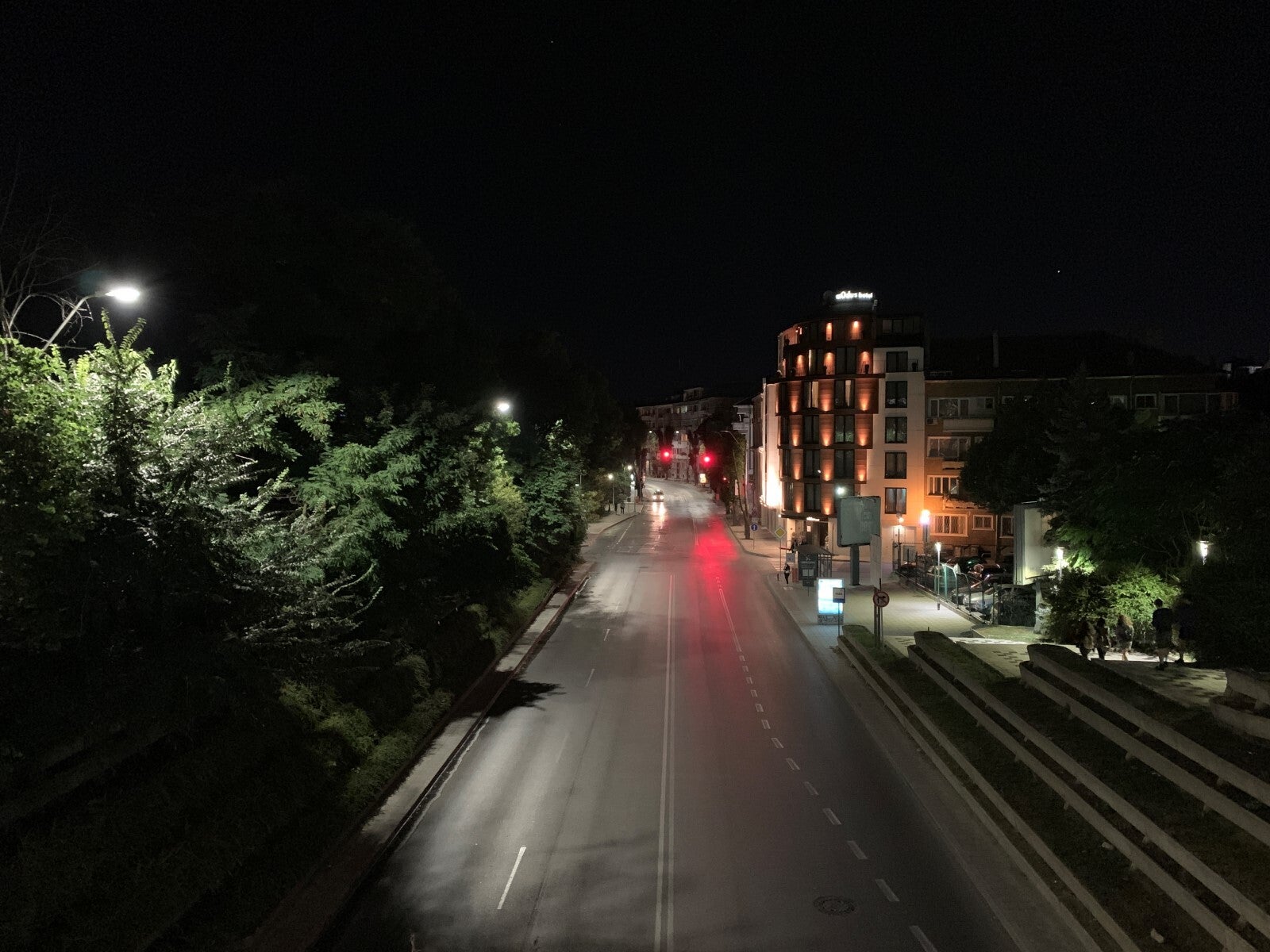 Night Mode OFF - iPhone XS Max - Note 10+ vs Huawei P30 Pro vs Pixel 3 vs iPhone XS Max: LOW LIGHT Camera Comparison