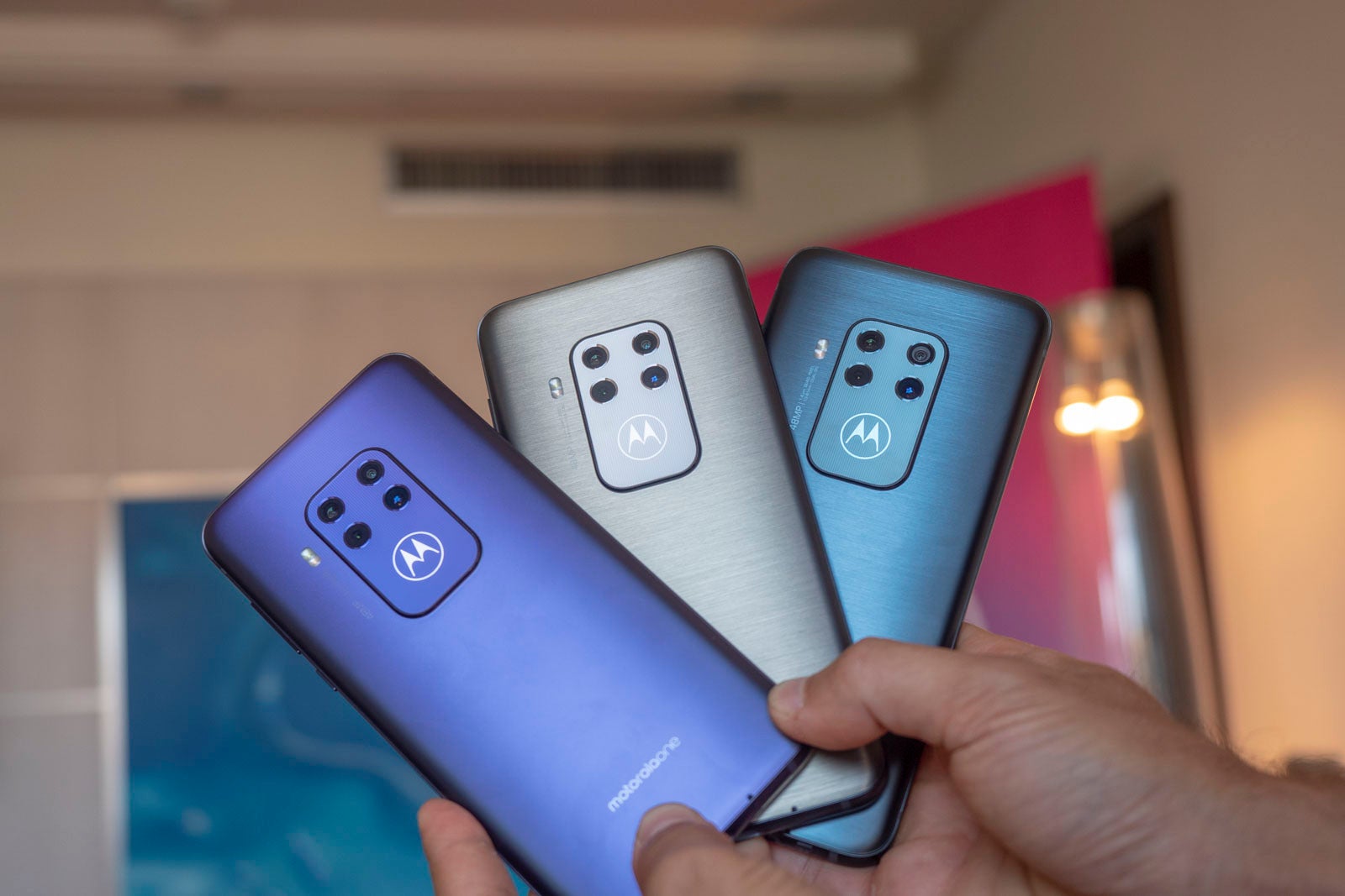Motorola One Zoom has four cameras, huge battery and a freaking glowing logo (hands-on)