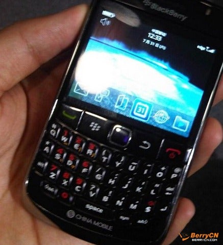 BlackBerry 8980 pays a visit to the FCC