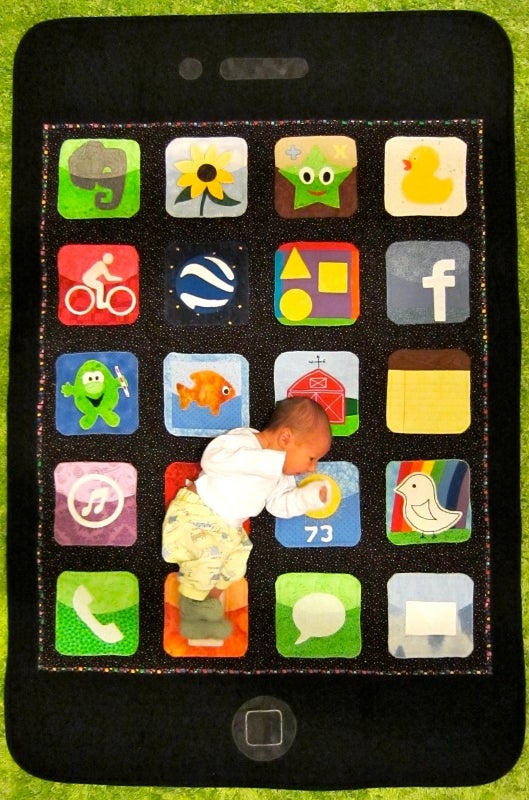 Toddler gets an iPhone quilt, "fanboy" term taken to a whole new level