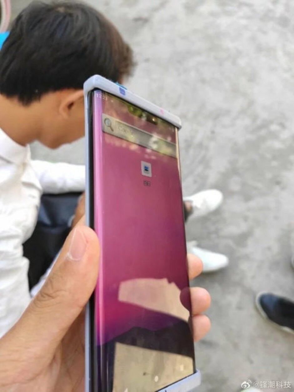 Photo of the Huawei Mate 30 Pro shows off its waterfall display - Huawei Mate 30 Pro and its waterfall display star in new live photo