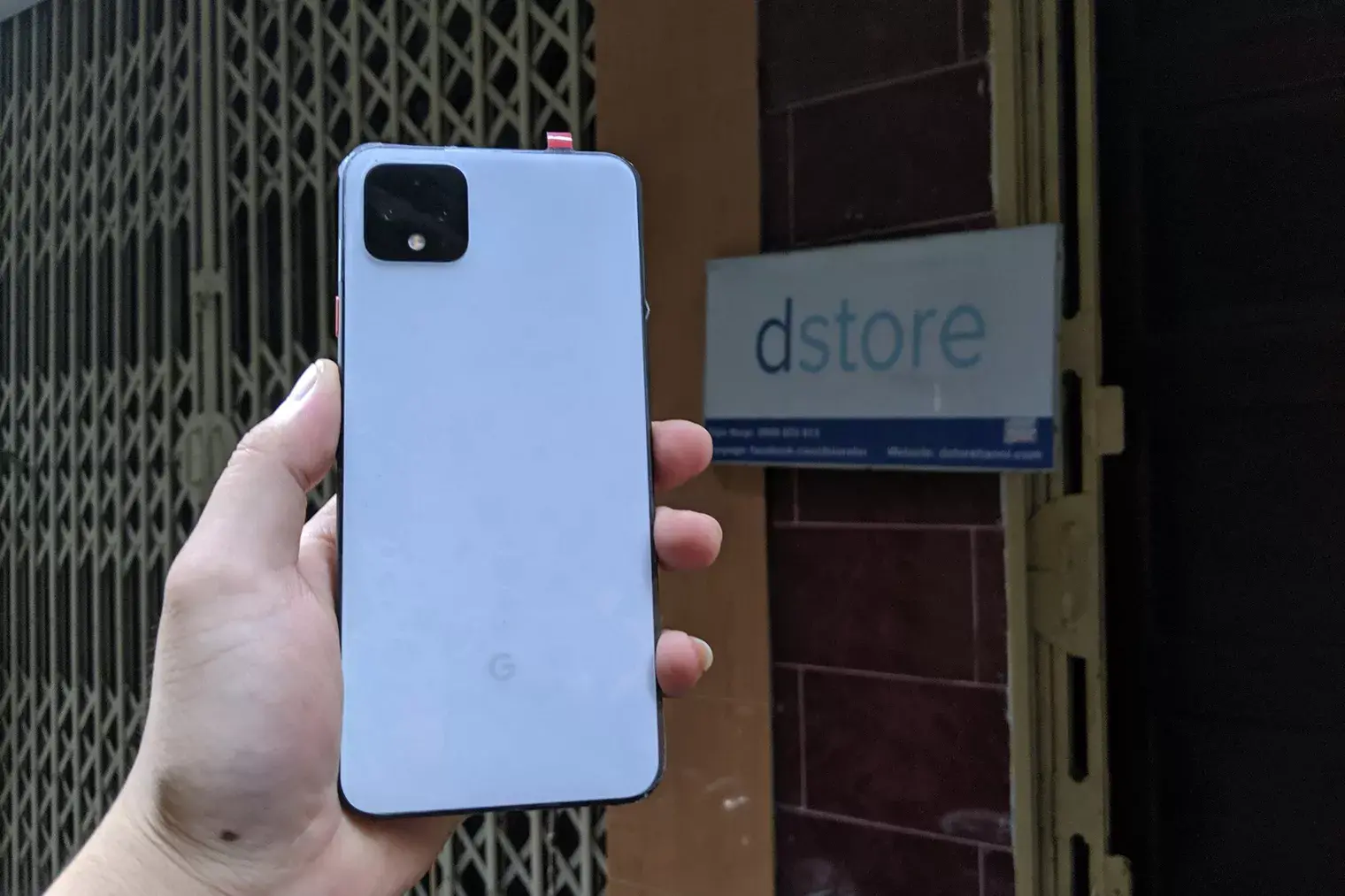 A Google Pixel 4 XL test unit dressed in White - Check out today's batch of Google Pixel 4 XL images