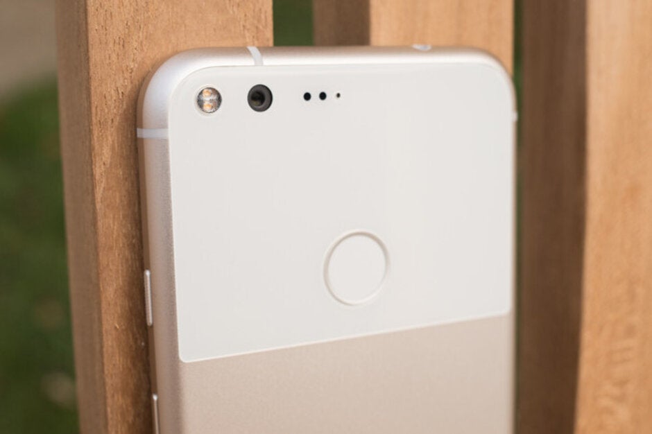 Affecting mostly Pixel XL users, the PIN screen bug puts the phone in an endless loop - Some Pixel users are getting locked out of their phones thanks to a nasty bug