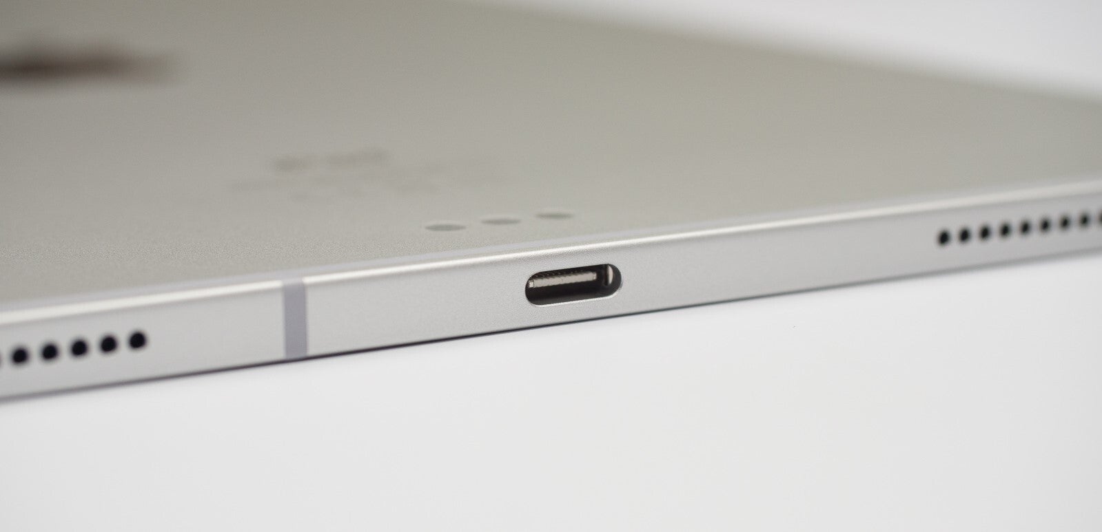 USB Type-C&#039;s debut on the iPad Pro - iPhone 12 vs iPhone 12 Pro: what may be the key differences?